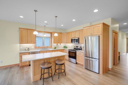 1286 Jefferson Ct, Shakopee, MN, 55379-7747 | Card Image
