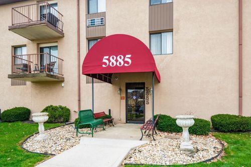 apt-114-5885 Beechcroft Rd, Columbus, OH, 43229-9145 | Card Image