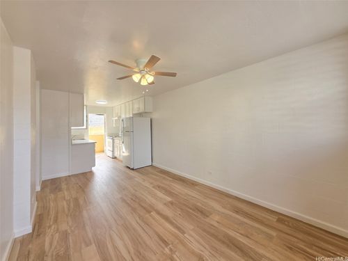 apt-203-1742 Young St, Honolulu, HI, 96826-2189 | Card Image