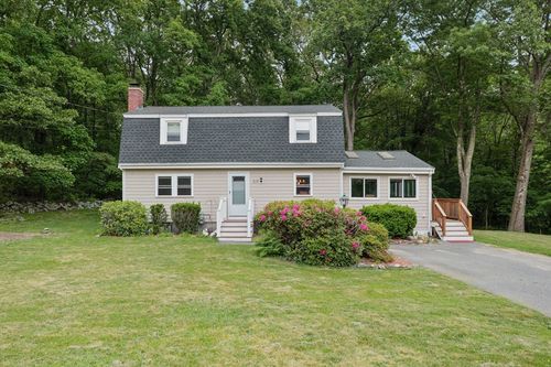 27 Searle St, Georgetown, MA, 01833-1707 | Card Image