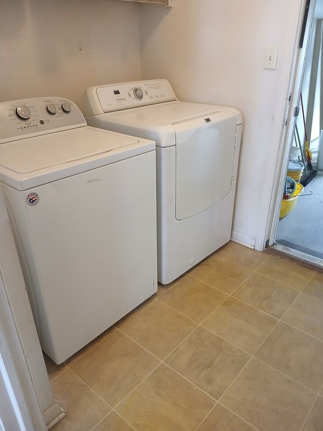 313 Manning Dr, Townhouse with 3 bedrooms, 3 bathrooms and 4 parking in DeKalb IL | Image 24