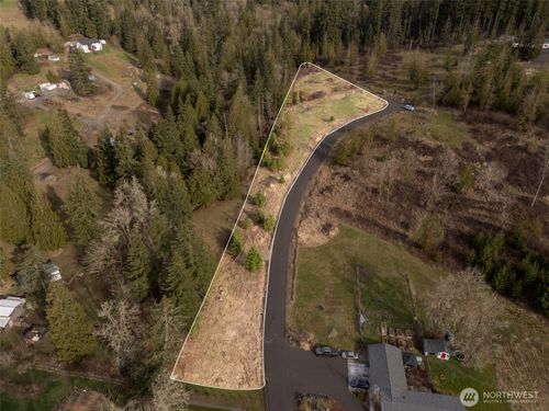 426 Rose Garden Ln, Kelso, WA, 98626-6409 | Card Image