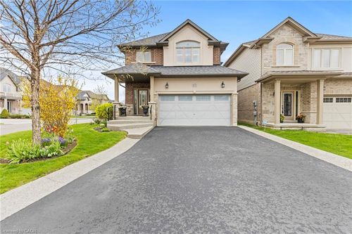 65 Winslow Way, Stoney Creek, ON, L8J0G9 | Card Image