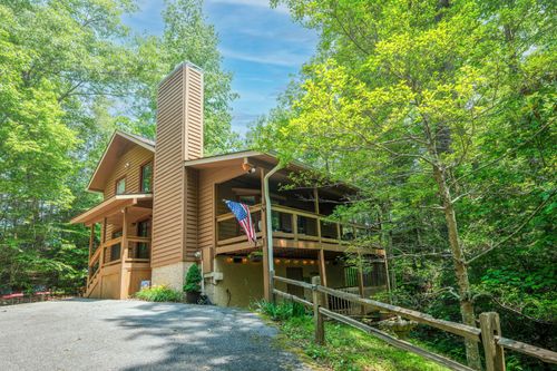 456 Patterson Ln, Gatlinburg, TN, 37738-5820 | Card Image