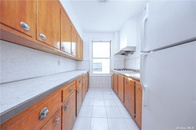 1469 Dahill Road, Home with 5 bedrooms, 3 bathrooms and null parking in Bensonhurst NY | Image 3