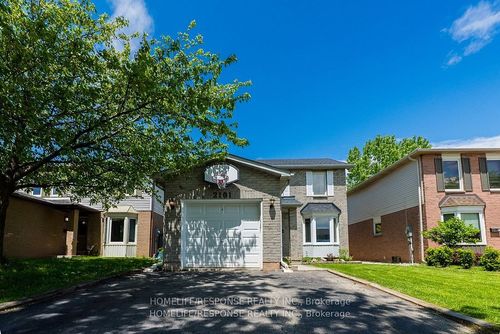 2101 Clipper Cres, Burlington, ON, L7M2P4 | Card Image