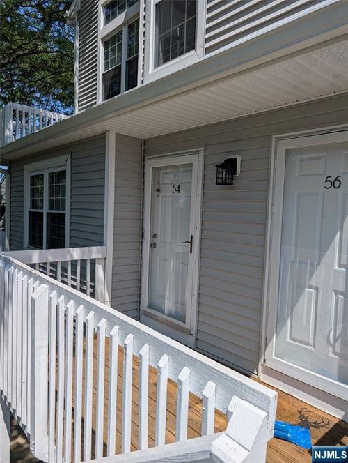54 Fox Run Dr, Englewood, NJ, 07631-5051 | Card Image