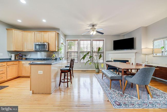 11559 Cavalier Landing Ct, Townhouse with 3 bedrooms, 4 bathrooms and null parking in FAIRFAX VA | Image 8