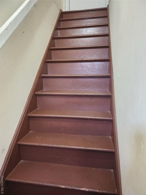 184 Priscilla Ave, Flanders, NY, 11901-3836 | Card Image