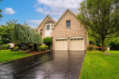 19 Shadow Dr, PRINCETON JUNCTION, NJ, 08550-2027 | Card Image