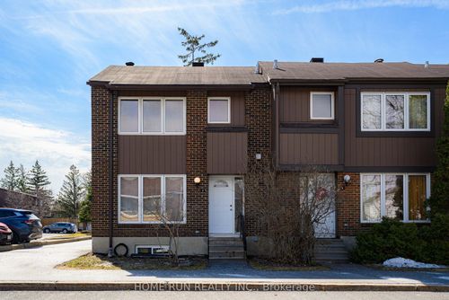 4-2111 Montréal Rd, Gloucester, ON, K1J8M8 | Card Image