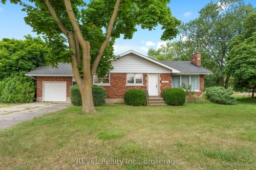 {{alt}} | Card Image