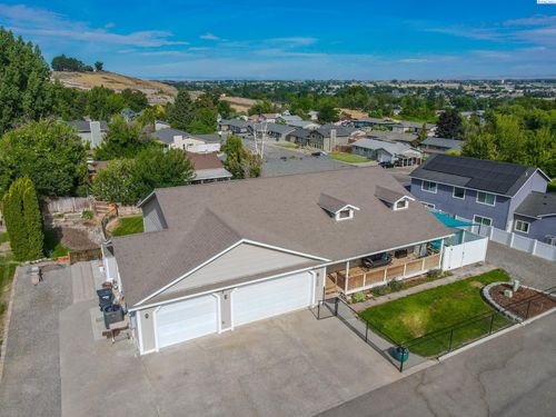 1305 Desert Cv, Prosser, WA, 99350-1612 | Card Image