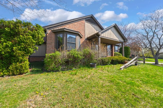 269 Meadow Bridge Dr, Condo with 2 bedrooms, 2 bathrooms and null parking in Rochester Hills MI | Image 8