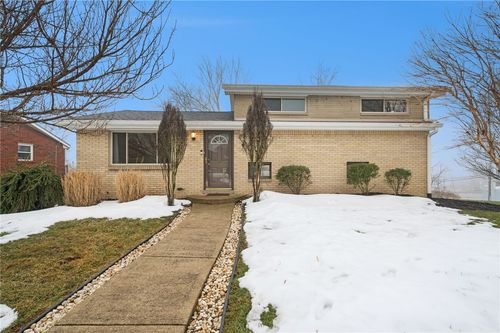 400 Vale Dr, Pittsburgh, PA, 15239-1716 | Card Image