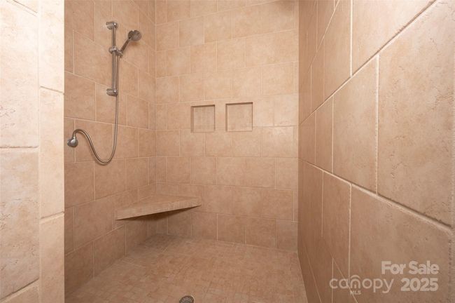 Tiled Shower | Image 23