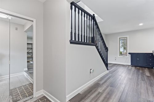 35707 Burton Ct, New Baltimore, MI, 48047-1078 | Card Image