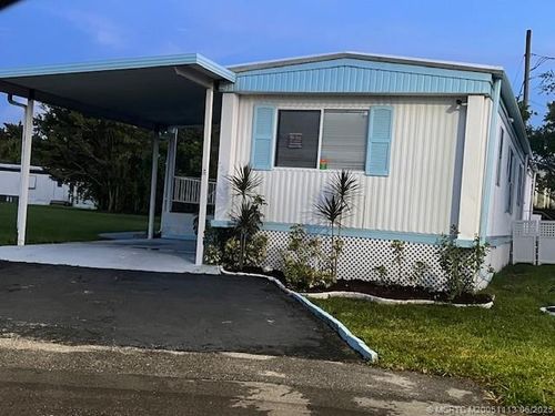 7313 44th Trl N, West Palm Beach, FL, 33404-3933 | Card Image