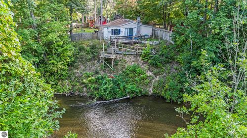 8538 Haskell Lake Rd, Marion, MI, 49665-9516 | Card Image