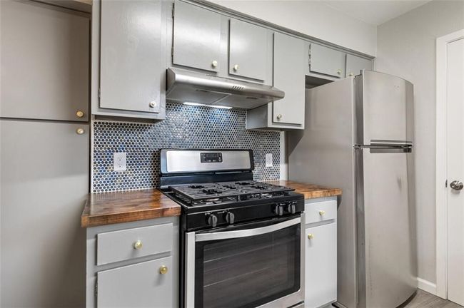 B - 2404 Burleson Ct, Home with 2 bedrooms, 1 bathrooms and 2 parking in Austin TX | Image 13