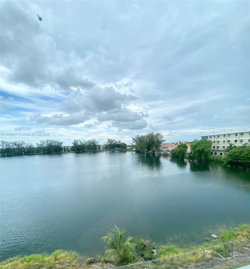 apt-402-9911 W Okeechobee Rd, Hialeah Gardens, FL, 33016-3163 | Card Image