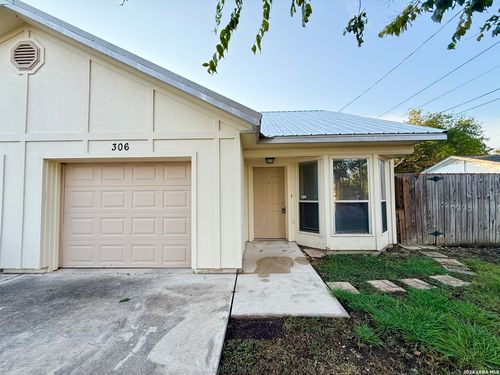 306 Oelkers Dr, New Braunfels, TX, 78130-3189 | Card Image