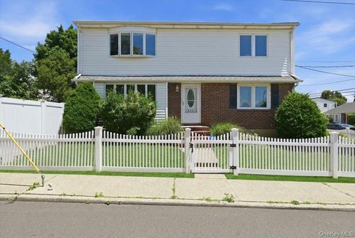 258 Marguerite Avenue, Hempstead, NY, 11001 | Card Image