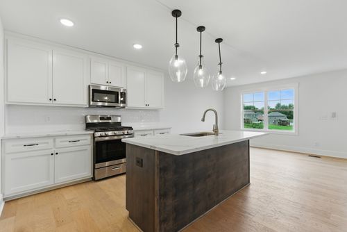 1565 Collins View Way, Clarksville, TN, 37043-1528 | Card Image