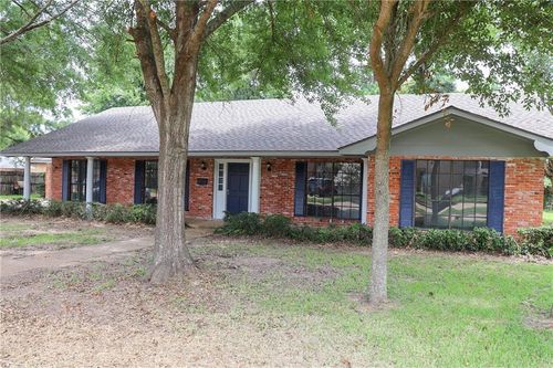 4014 Wellington Blvd, Alexandria, LA, 71303-2824 | Card Image