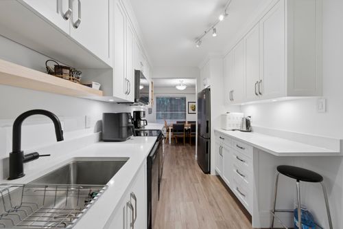 212-2620 Fromme Rd, North Vancouver, BC, V7J2R3 | Card Image