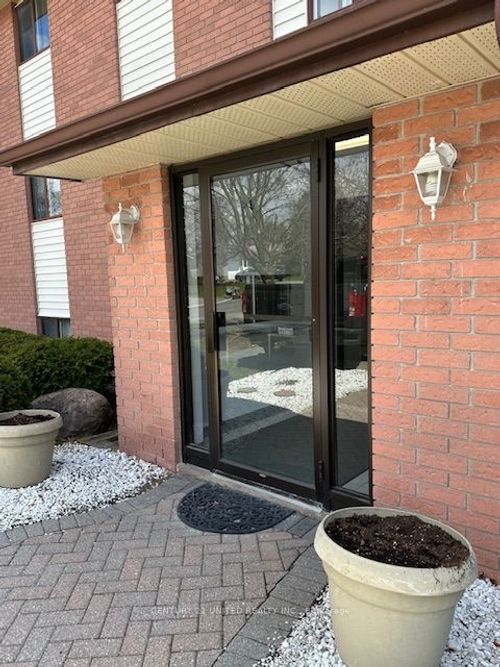 304-1429 Clearview Dr, Peterborough, ON, K9K1X8 | Card Image