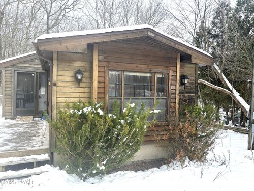 236 Well Rd, Greeley, PA, 18425-9752 | Card Image