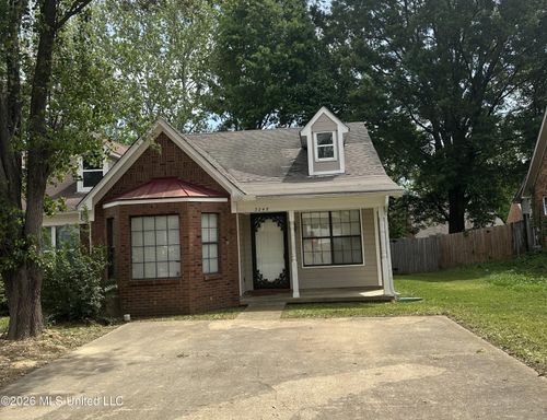 3245 Edenshire Ln, Horn Lake, MS, 38637-1136 | Card Image