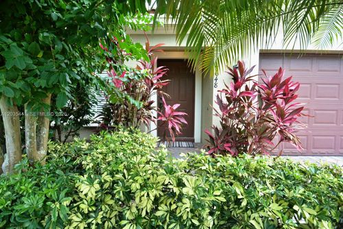 4648 56th Ln, Vero Beach, FL, 32967-2402 | Card Image