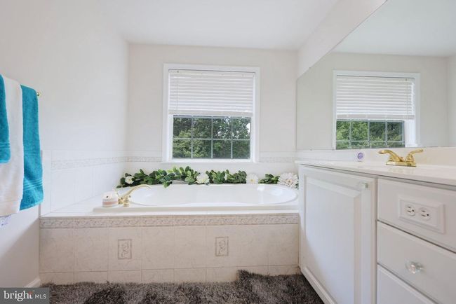 17455 Kagera Dr, Townhouse with 3 bedrooms, 4 bathrooms and null parking in DUMFRIES VA | Image 17