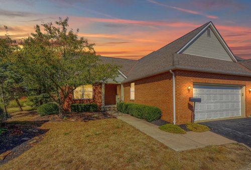 6949 Greensview Village Dr, Canal Winchester, OH, 43110-8373 | Card Image