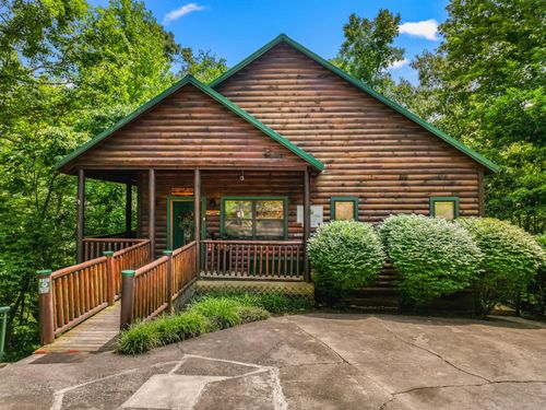 1820 Skyhawk Ln, Sevierville, TN, 37876-2639 | Card Image