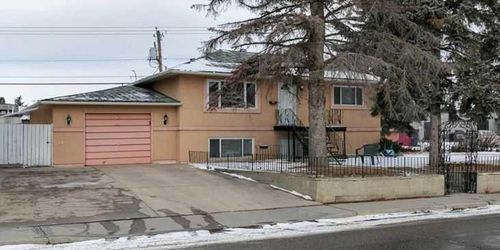 4010 8 Ave Sw, Calgary, AB, T3C0G3 | Card Image