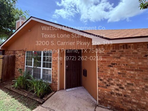 3015 Oak Ridge Pl, Grand Prairie, TX, 75052-5728 | Card Image