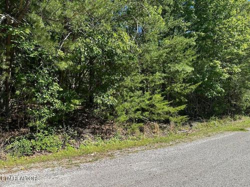 16 Norwood Pl, Crossville, TN, 38558-6475 | Card Image