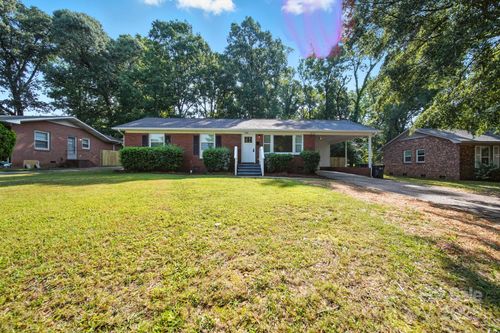 830 Log Cabin Rd, Charlotte, NC, 28213-5822 | Card Image