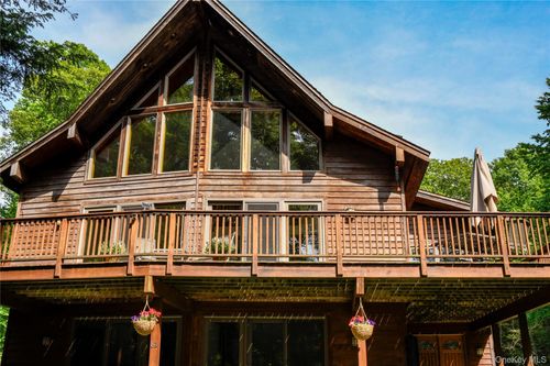 82 Indian Lake Rd, Putnam Valley, NY, 10579-1830 | Card Image