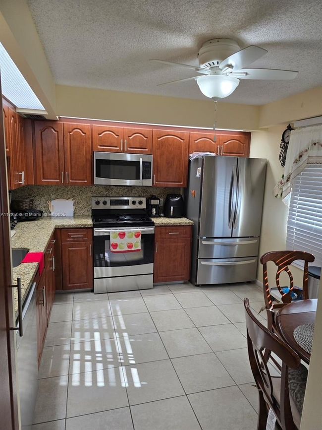 APT-407A - 901 Sw 128 Th Ter, Condo with 1 bedrooms, 2 bathrooms and null parking in PEMBROKE PINES FL | Image 8