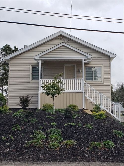 1318 Darlington Rd, Patterson Hts, PA, 15010-2864 | Card Image