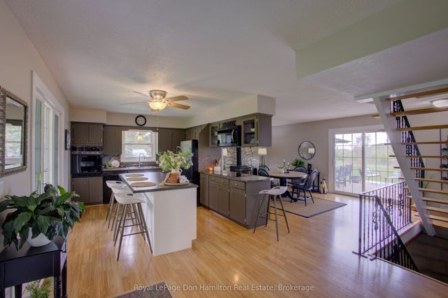 7434 Wellington Road 10, House other with 3 bedrooms, 2 bathrooms and 10 parking in Moorefield ON | Image 9