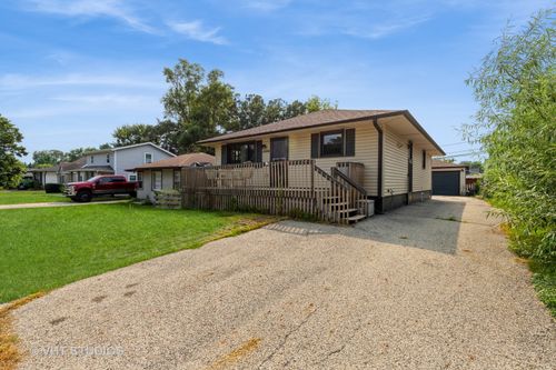 1504 Ridgeway Ave, Round Lake Beach, IL, 60073-2162 | Card Image