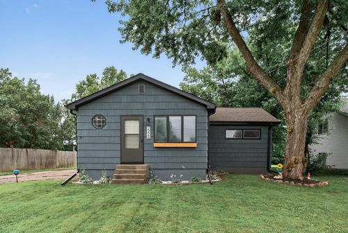 2224 County Road E E, White Bear Lake, MN, 55110-4708 | Card Image