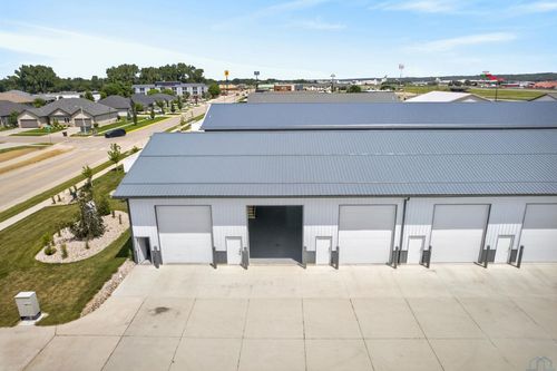 202 S Sodrac Dr, North Sioux City, SD, 57049-3204 | Card Image