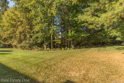 9970 Whispering Woods Dr, Pinckney, MI, 48169-9656 | Card Image
