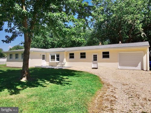 204 Dominion Ln, Chester, MD, 21619-2744 | Card Image